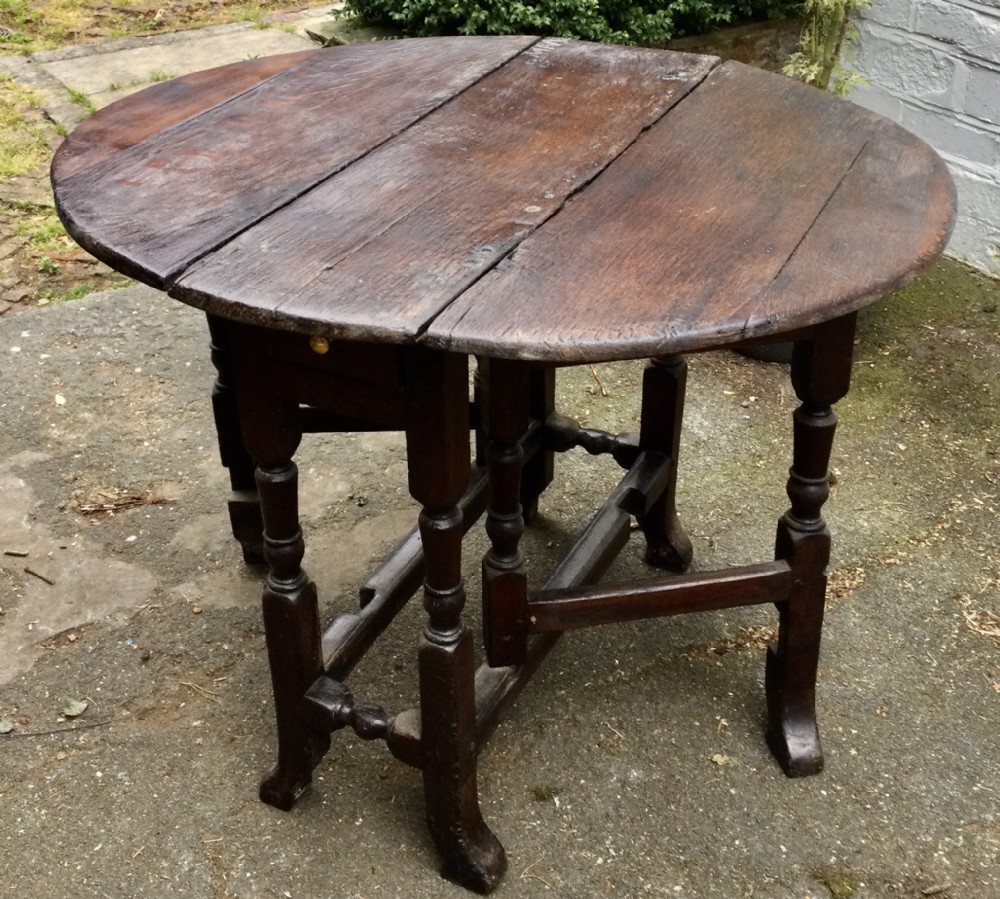 Oak gateleg table