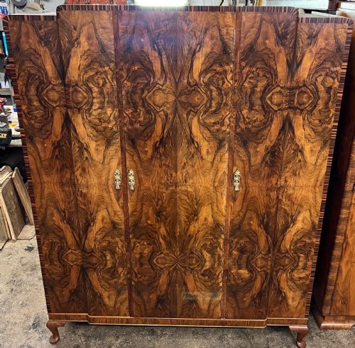 ART DECO BREAKFRONT TRIPLE WARDROBE 1920S 1930S - ADDITIONAL PHOTO 1