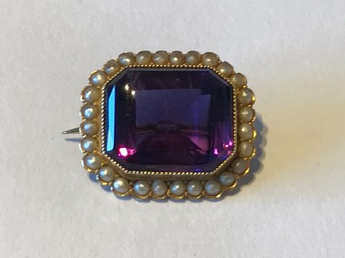 victorian amethyst and seed pearl 18ct brooch - CATEGORY: ANTIQUE JEWELLERY - DATED 19TH CENTURY