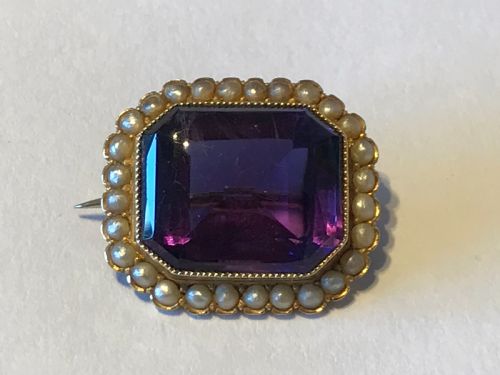 VICTORIAN AMETHYST AND SEED PEARL 18CT BROOCH - ADDITIONAL PHOTO 2