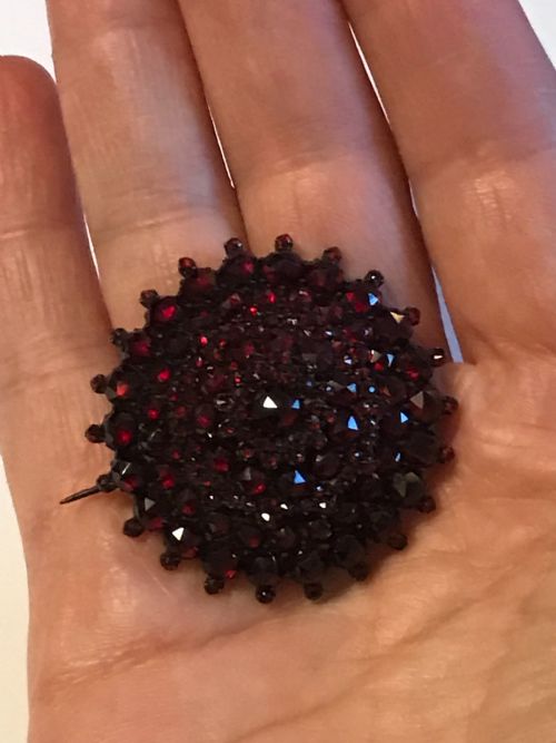 BOHEMIAN GARNET VICTORIAN BROOCH - ADDITIONAL PHOTO 1