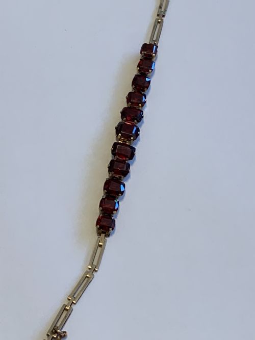 EDWARDIAN 9CT GOLD GARNET BRACELET - ADDITIONAL PHOTO 2