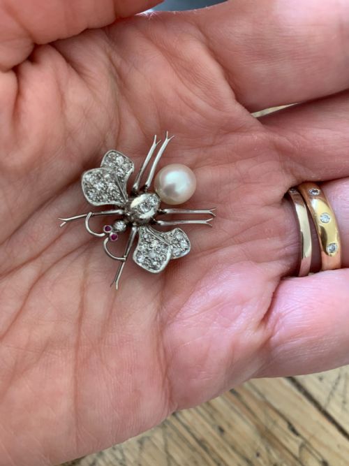1940S PLATINUM DIAMOND AND PEARL INSECT BROOCH - ADDITIONAL PHOTO 3