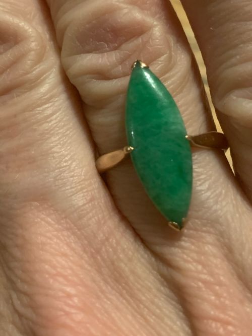 JADEITE MARQUISE SHAPED 1930S 18CT GOLD RING - ADDITIONAL PHOTO 4