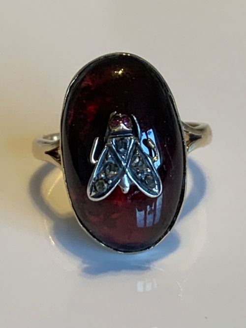 victorian garnet cabochon antique fly ring - CATEGORY: ANTIQUE JEWELLERY - DATED 19TH CENTURY