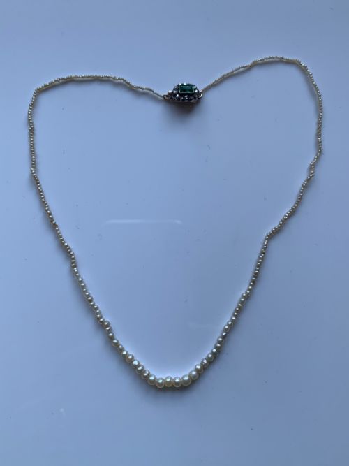 NATURAL PEARL GEORGIAN EMERALD AND DIAMOND CLASPED NECKLACE - ADDITIONAL PHOTO 1