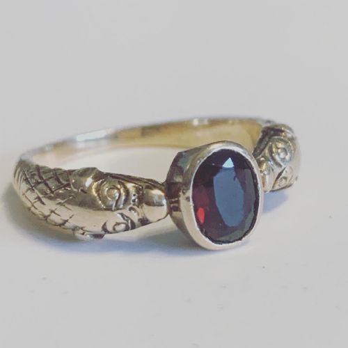 antique victorian garnet dogsnake 15ct gold ring - CATEGORY: ANTIQUE JEWELLERY - DATED VICTORIAN