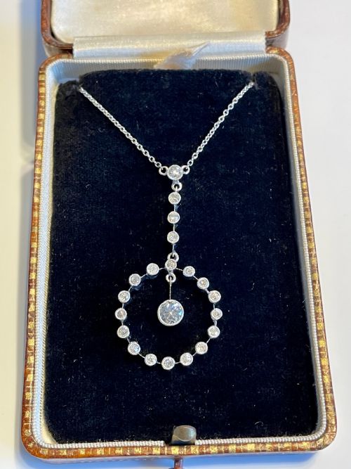 EDWARDIAN DIAMOND AND PLATINUM NECKLACE - ADDITIONAL PHOTO 2