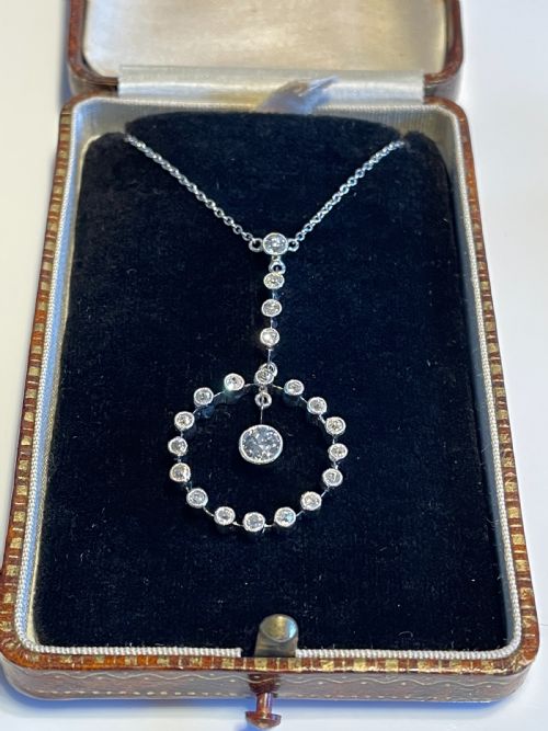 EDWARDIAN DIAMOND AND PLATINUM NECKLACE - ADDITIONAL PHOTO 3