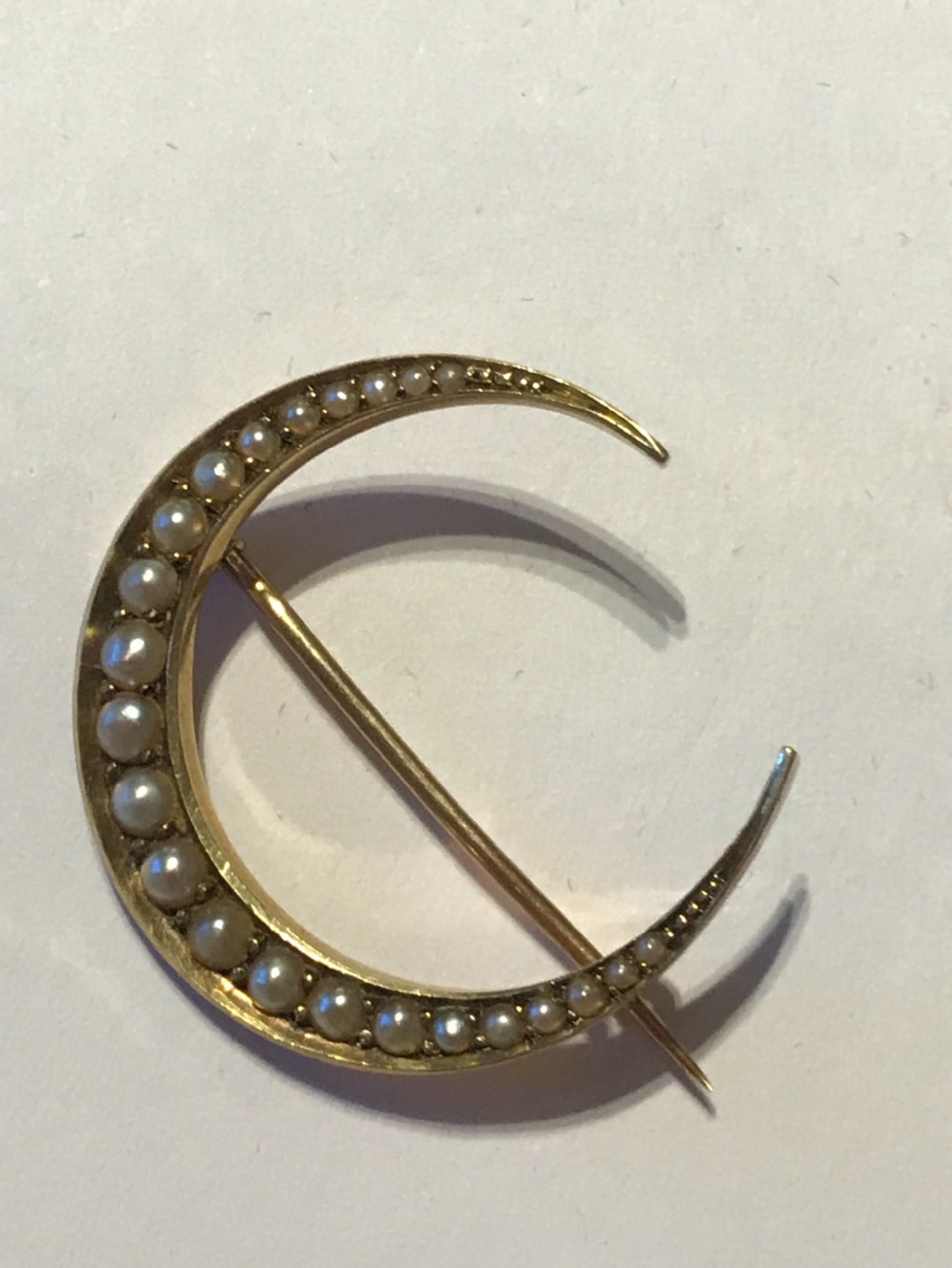 A 15ct Gold and Pearl Crescent Moon Brooch 