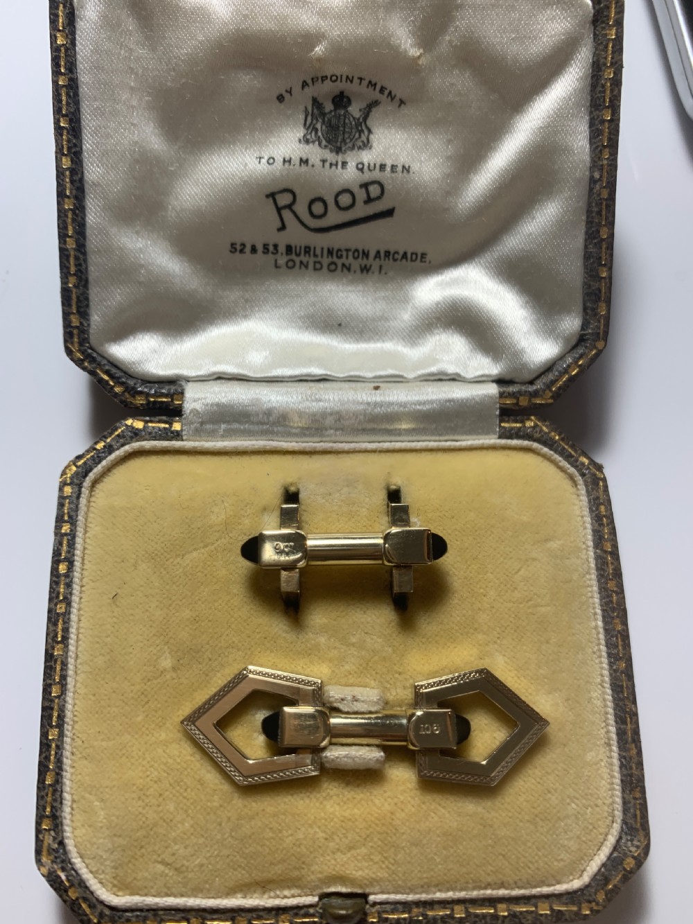 Art Deco 9ct Gold Onyx Cufflinks View III