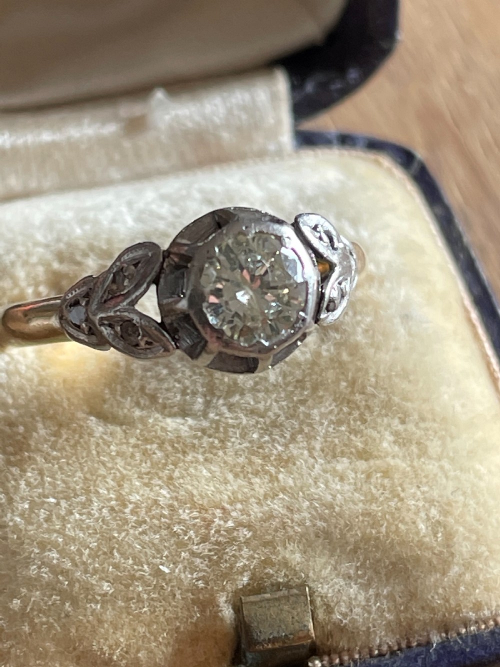 Art Deco 0.8ct Diamond Ring View VI