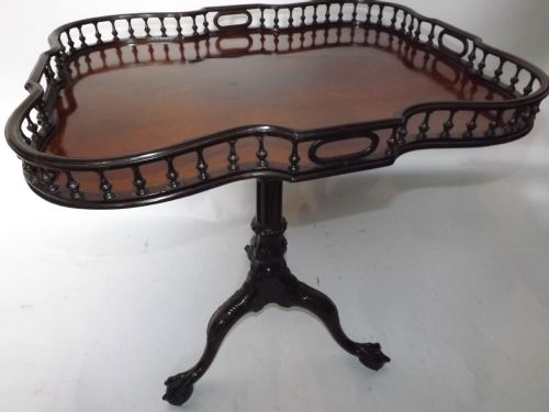 C19th George III Chippendale-style Mahogany Tray-top Table