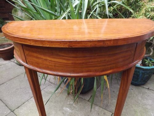 LATE C19TH EDWARDIAN PERIOD SATINWOOD DEMILUNE CONSOLEPIER TABLE - ADDITIONAL PHOTO 3