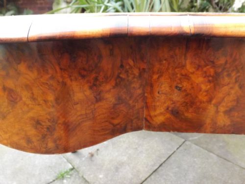 C19TH BURRWALNUT AND FLORAL MARQUETRY INLAID ORMOLUMOUNTED 'BUREAU PLAT' OR WRITING TABLE - ADDITIONAL PHOTO 14