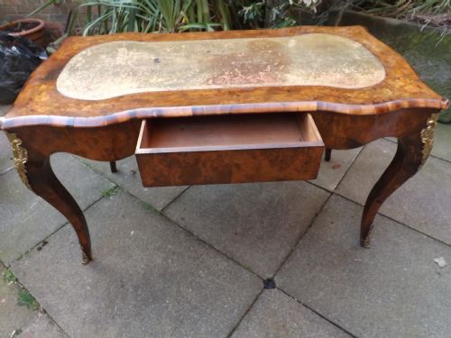 C19TH BURRWALNUT AND FLORAL MARQUETRY INLAID ORMOLUMOUNTED 'BUREAU PLAT' OR WRITING TABLE - ADDITIONAL PHOTO 4