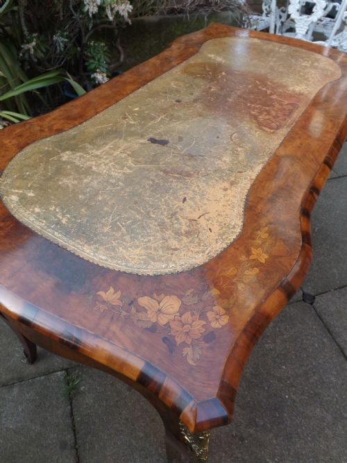 C19TH BURRWALNUT AND FLORAL MARQUETRY INLAID ORMOLUMOUNTED 'BUREAU PLAT' OR WRITING TABLE - ADDITIONAL PHOTO 6