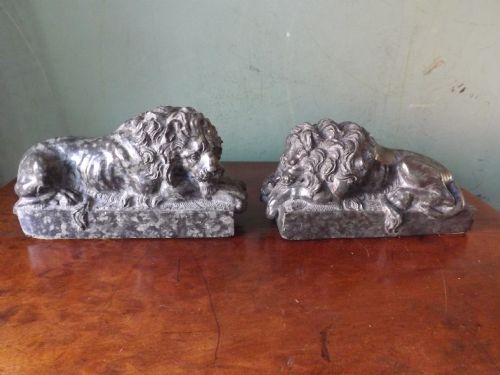 Pair of C19th Italian Carved Serpentine Marble 'Grand Tour' Souvenir Lions.