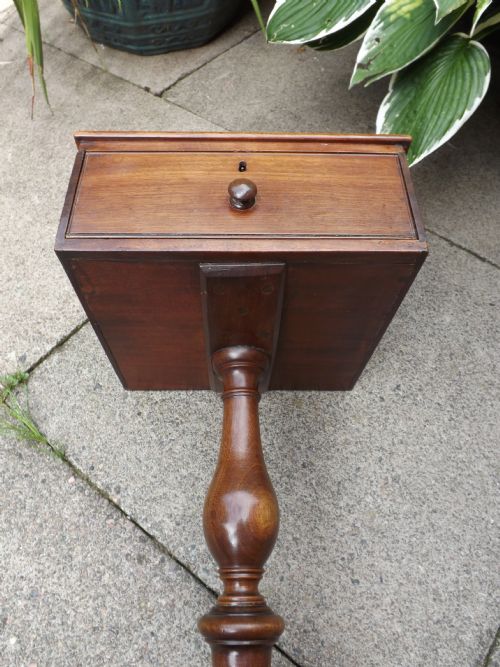 LATE C18TH GEORGE III PERIOD MAHOGANY TRIPODBASE TABLE OF UNUSUAL FORMAT - ADDITIONAL PHOTO 11