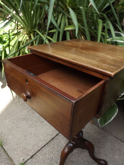 LATE C18TH GEORGE III PERIOD MAHOGANY TRIPODBASE TABLE OF UNUSUAL FORMAT - ADDITIONAL PHOTO 5