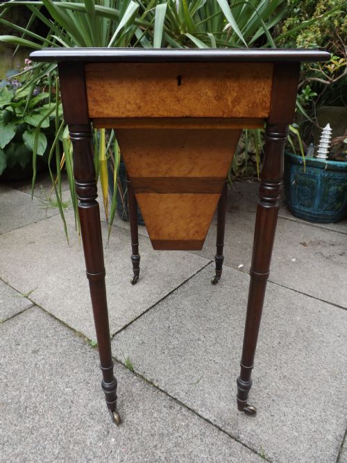 FINE EARLY C19TH REGENCY PERIOD LADIES 'WORKTABLE' INLAID WITH SPECIMEN WOOD VENEERS - ADDITIONAL PHOTO 10