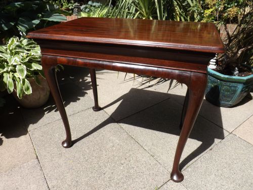 Mid C18th George II Period Mahogany Centre/side Table