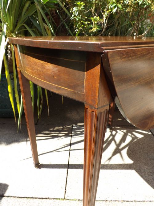 LATE C18TH GEORGE III PERIOD MAHOGANY OVAL PEMBROKE TABLE - ADDITIONAL PHOTO 10
