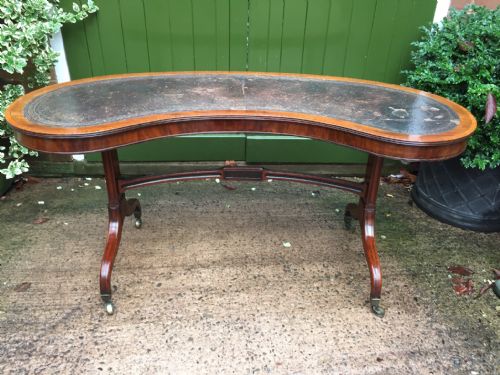 Early C19th Regency Period Mahogany Writing / Library Table of Wide ,Exaggerated 'Kidney' Form.
