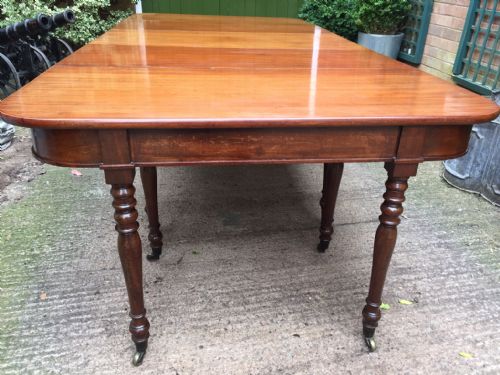 Early C19th Regency Mahogany Dining Table in the Manner of Gillows of Lancaster.