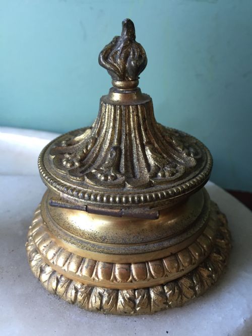 C19TH FRENCH ONYX MARBLE AND ORMOLU BRONZE INKSTAND - ADDITIONAL PHOTO 4