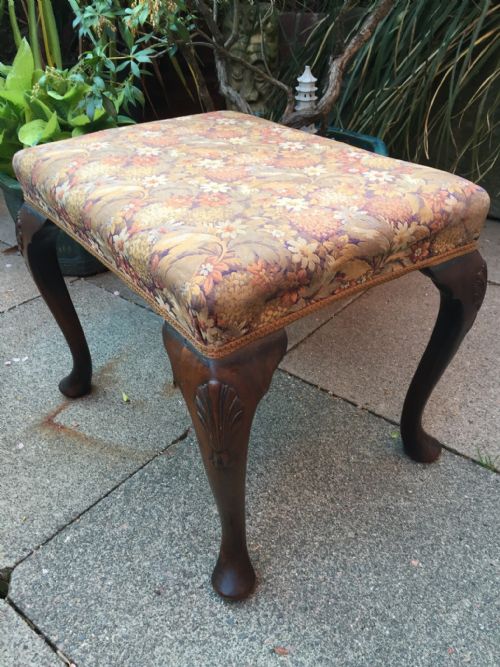Late C19th / Early C20th George I Period Style Oblong Walnut Cabriole-legged Stool