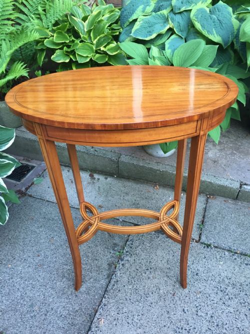 Late C19th/ Early C20th Edwardian Period Satinwood Oval Occasional Table.