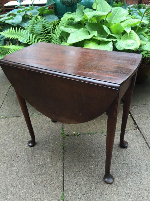 Early C18th George II Period Oak Drop-leaf Table of Small Proportions.