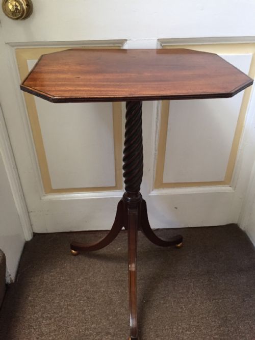 Early C19th Regency Period Mahogany Octagonal Topped Wine-table .