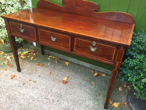 LATE C19TH EARLY C20TH EDWARDIAN PERIOD SATINWOOD CROSSBANDED MAHOGANY SERVING TABLE OF SHERATON REVIVAL DESIGN - ADDITIONAL PHOTO 3