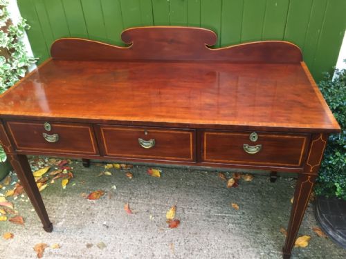 LATE C19TH EARLY C20TH EDWARDIAN PERIOD SATINWOOD CROSSBANDED MAHOGANY SERVING TABLE OF SHERATON REVIVAL DESIGN - ADDITIONAL PHOTO 4