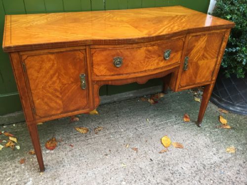 LATE C19TH EARLY C20TH EDWARDIAN PERIOD SATINWOOD VENEERED KNEEHOLE DRESSING TABLE - ADDITIONAL PHOTO 7