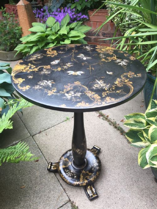 fig 3. Mid C19th Victorian period papier-mache tip-top occasional table in the manner of Jennens & Bettridge.