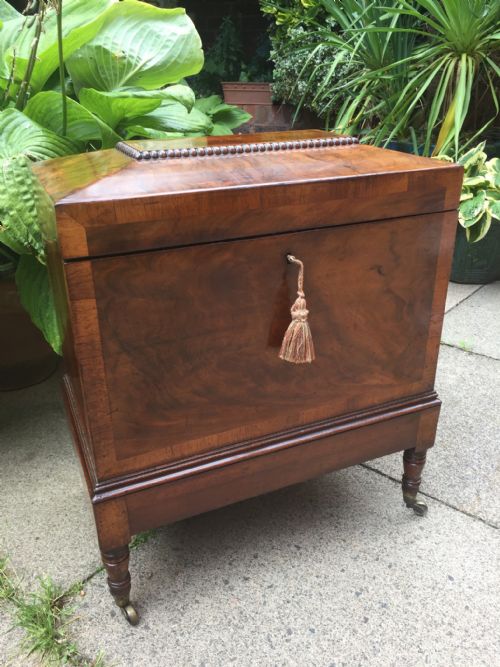 FINE QUALITY EARLY C19TH REGENCY PERIOD MAHOGANY CELLARETTE - ADDITIONAL PHOTO 2