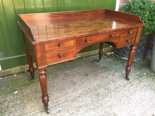 fig 2. C19th George IV period mahogany knee-hole dressing table or writing table in the manner of Gillows of Lancaster & London.