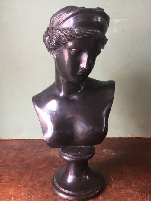 C19th Italian Bronze Desk-top Bust Study of "Venus of Capua".