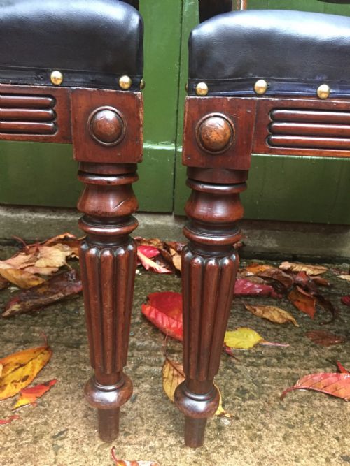 PAIR OF EARLY C19TH REGENCY PERIOD CARVED MAHOGANY ARMCHAIRS WITH STYLISH 'SWAG ' OR LAMBREQUIN BACK SPLATS - ADDITIONAL PHOTO 5