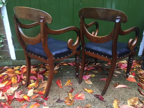 PAIR OF EARLY C19TH REGENCY PERIOD CARVED MAHOGANY ARMCHAIRS WITH STYLISH 'SWAG ' OR LAMBREQUIN BACK SPLATS - ADDITIONAL PHOTO 7