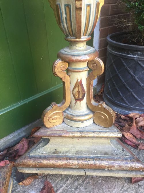 LARGE PAIR OF C18TH GILTWOOD DECORATED BAROQUE STYLE ALTARTYPE CANDLEHOLDERS OF IMPRESSIVE PROPORTIONS - ADDITIONAL PHOTO 4