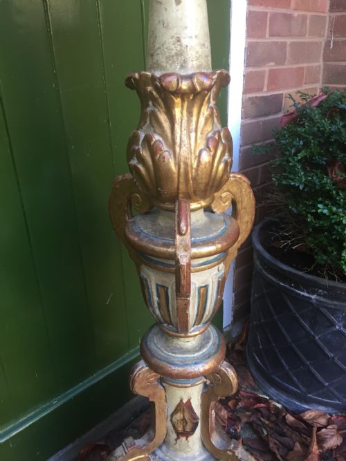 LARGE PAIR OF C18TH GILTWOOD DECORATED BAROQUE STYLE ALTARTYPE CANDLEHOLDERS OF IMPRESSIVE PROPORTIONS - ADDITIONAL PHOTO 5