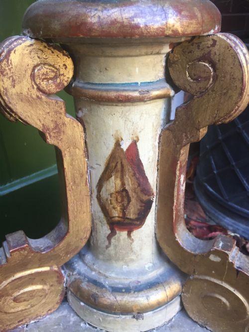 LARGE PAIR OF C18TH GILTWOOD DECORATED BAROQUE STYLE ALTARTYPE CANDLEHOLDERS OF IMPRESSIVE PROPORTIONS - ADDITIONAL PHOTO 8