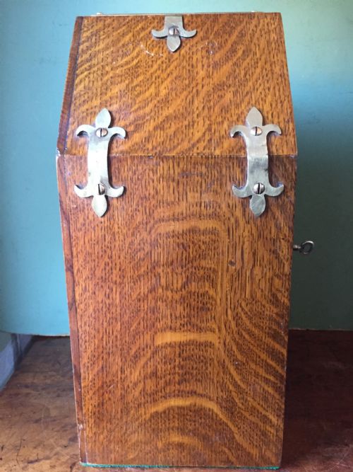 fig 1. Late C19th Gothic design 'country-house' type oak posting or letter-box by Hardman, Powelland Company.