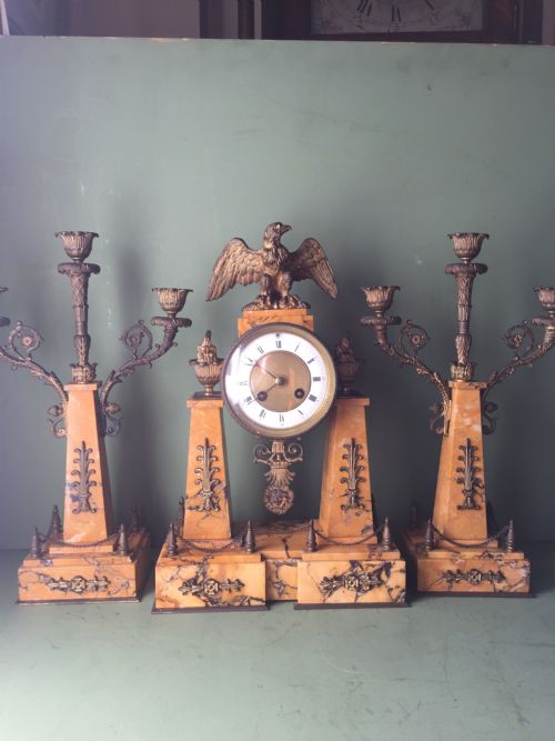 LATE C19TH FRENCH NAPOLEON III PERIOD EMPIRE STYLE SIENA MARBLE AND ORMOLU CLOCK GARNITURE - ADDITIONAL PHOTO 4