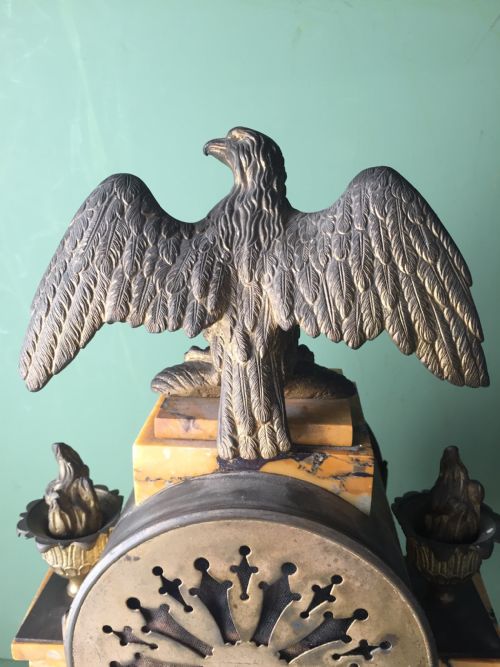 LATE C19TH FRENCH NAPOLEON III PERIOD EMPIRE STYLE SIENA MARBLE AND ORMOLU CLOCK GARNITURE - ADDITIONAL PHOTO 11