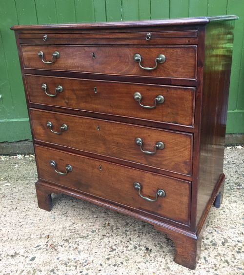 Late C18th George III Period Mahogany 'Bachelor's' Chest of Drawers .